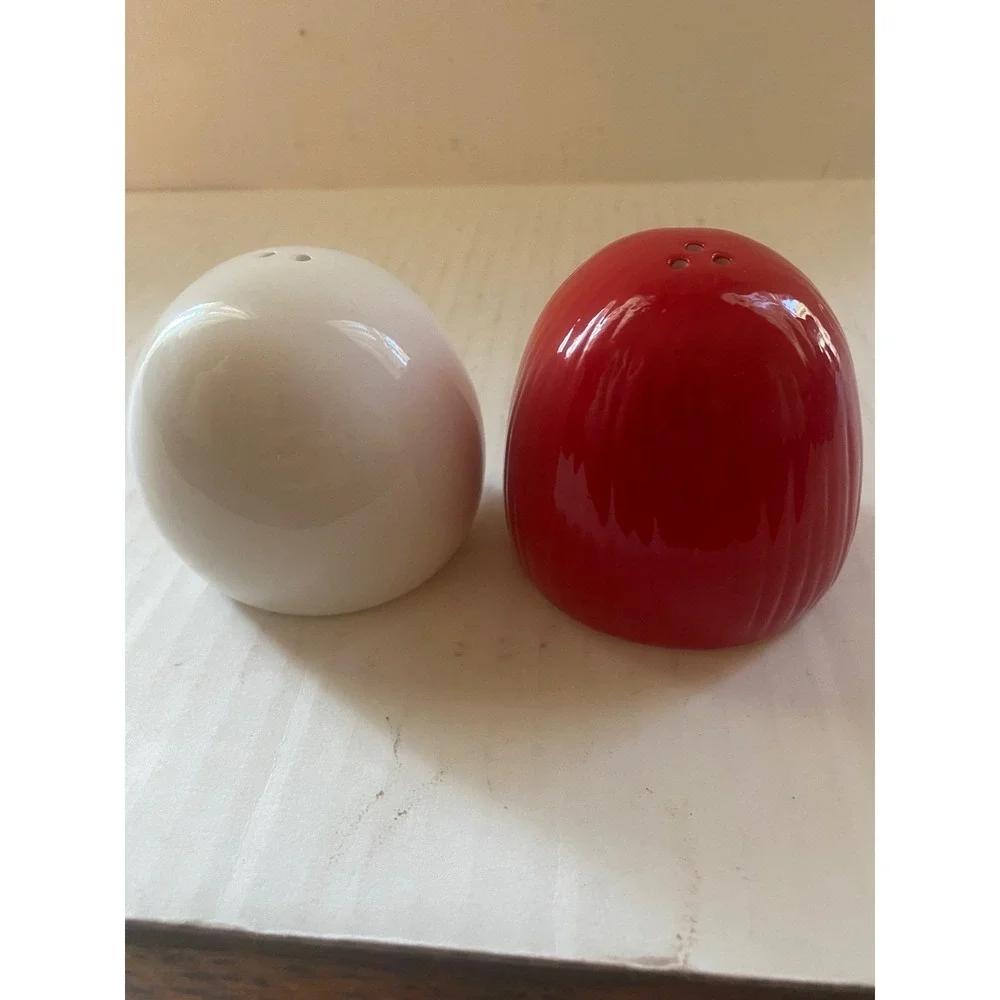 Disney Nightmare Before Christmas Jack & Sally Ceramic Salt & Pepper Shaker Set
